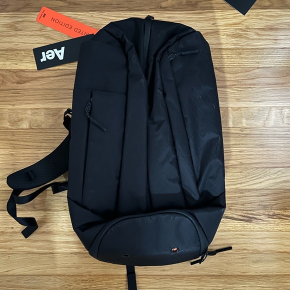 Limited Edition: Aer Black Duffel Pack 2 X-Pac - Picture 2 of 4